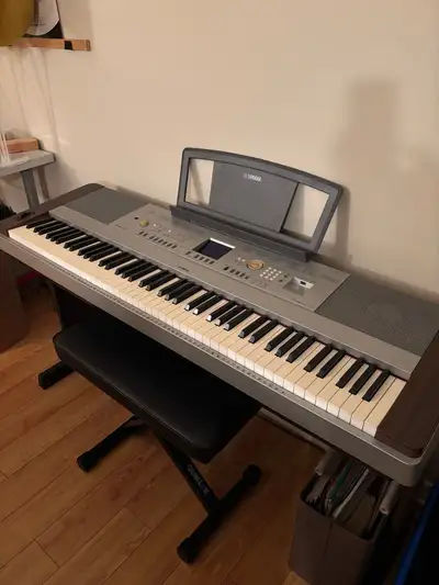 Piano Yamaha DGX-640, View more
