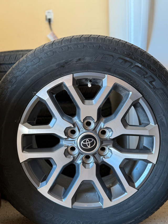 Toyota Alloy wheels and Tires 265/60/R20 TPMS in Tires & Rims in Mississauga / Peel Region