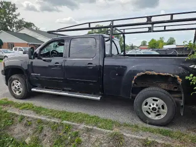 Was used as a work truck daily driven non smoker We got new work trucks no longer need. Always maint...