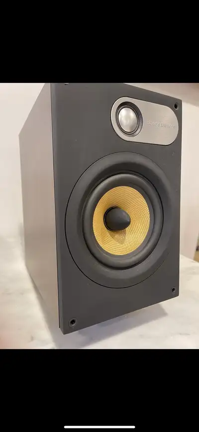 Bowner and Wilkins Speaker 686, View more