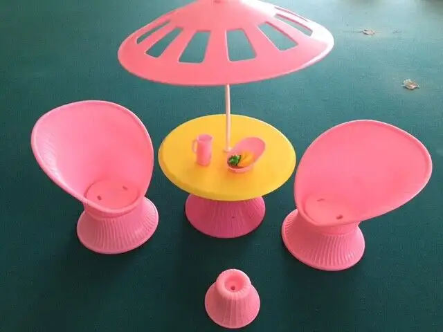 Vintage Barbie Arco Patio Furniture in Toys & Games in Oshawa / Durham Region - Image 2