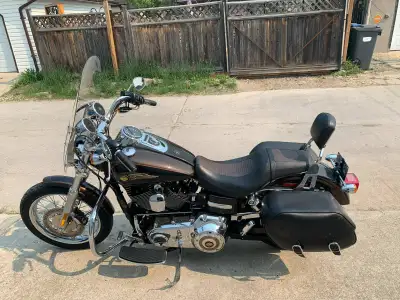 2013 Harley Davidson Super Glide Custom 110th Anniversary. 96 Motor, Security, ABS Brakes, Heated Gr...