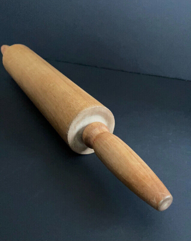Vintage Wooden Rolling Pin Kitchen Tools Kitchenware in Arts & Collectibles in Sudbury - Image 3