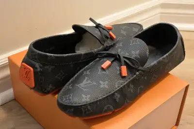 LV Louis Vuitton Driver Moccasin Shoes (Black), View more