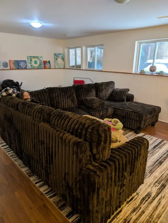 Brown Corduroy Sectional Sofa with Side Space  in Couches & Futons in Guelph - Image 2