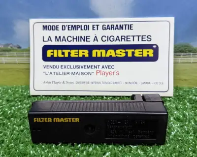 Modèle Filter Master...Petite machine à cigarettes de poche vintage...1980...Mesure environ 5 pouces...
