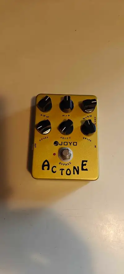 Vox AC Tone Vox in a box that can go straight into a PA system. Bass, middle and treble for tone sha...