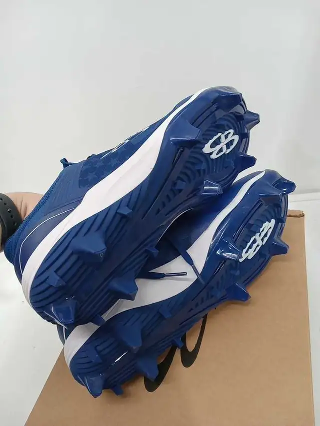 NEW -Boombah Viper Shoes USA Molded Cleats - WOMEN:11 / MEN:9.5  in Men's Shoes in Markham / York Region - Image 4