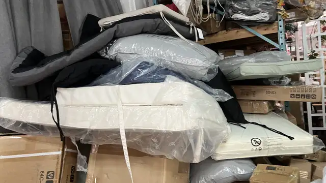 $1-$10, brand new outdoor cushions in Patio & Garden Furniture in Markham / York Region - Image 10