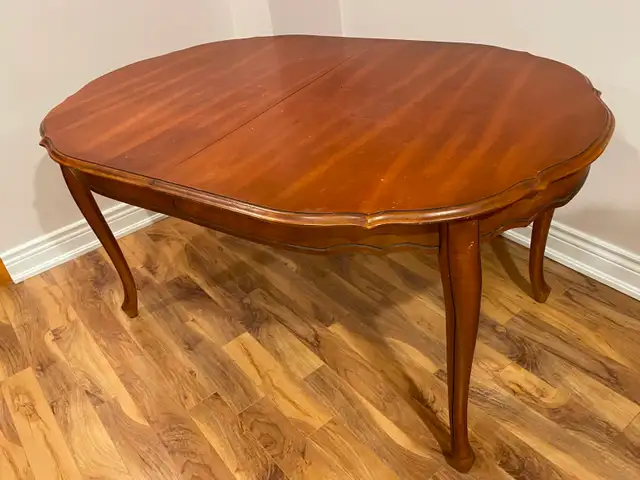 Dining Table, Extendable, Seats 6 ppl - Solid Wood in Dining Tables & Sets in Mississauga / Peel Region - Image 3