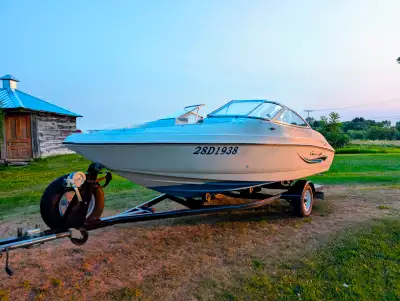 Bateau Open deck Chris Craft concept 17 pieds. Moteur OMC 3L + Pied Volvo Penta Cobra. Tune up compl...