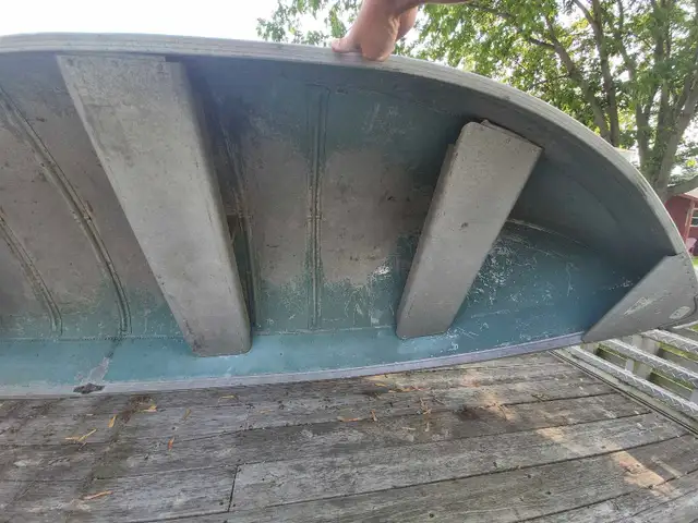 12' Aluminum Boat in Canoes, Kayaks & Paddles in Hamilton - Image 10