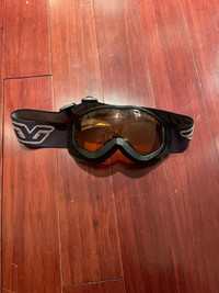 Ski goggles with little damage 