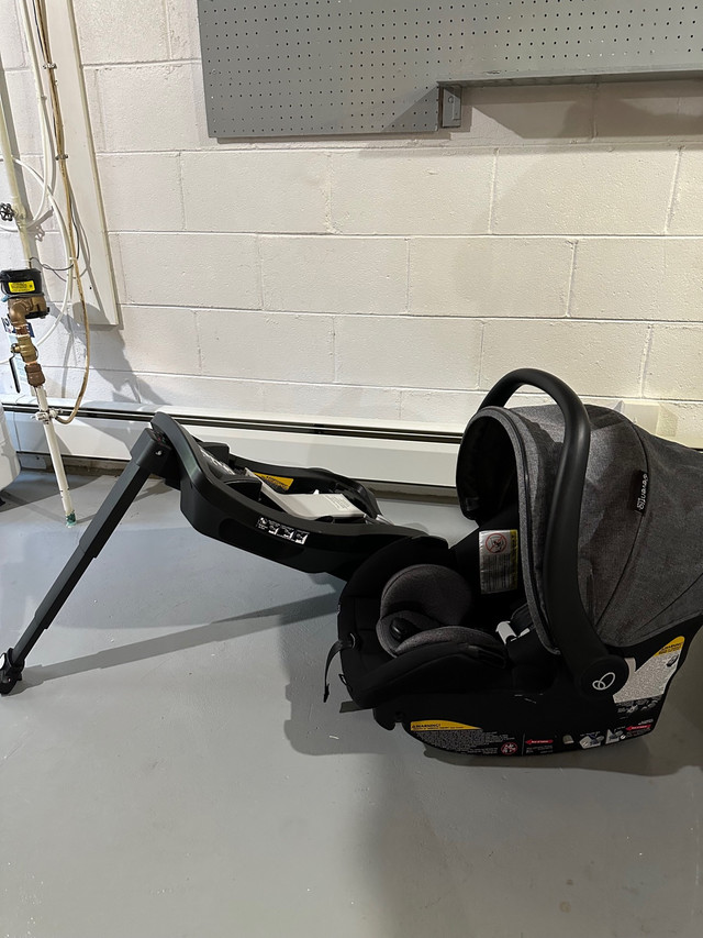 Evenflo Gold Litemax car seat  in Strollers, Carriers & Car Seats in Sudbury