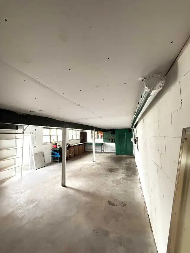 Shop warehouse For rent in Commercial & Office Space for Rent in Cambridge - Image 7