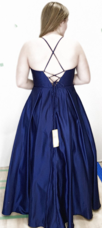 Prom/Bridesmaid Dress - Size 10 in Women's - Dresses & Skirts in Mississauga / Peel Region - Image 4