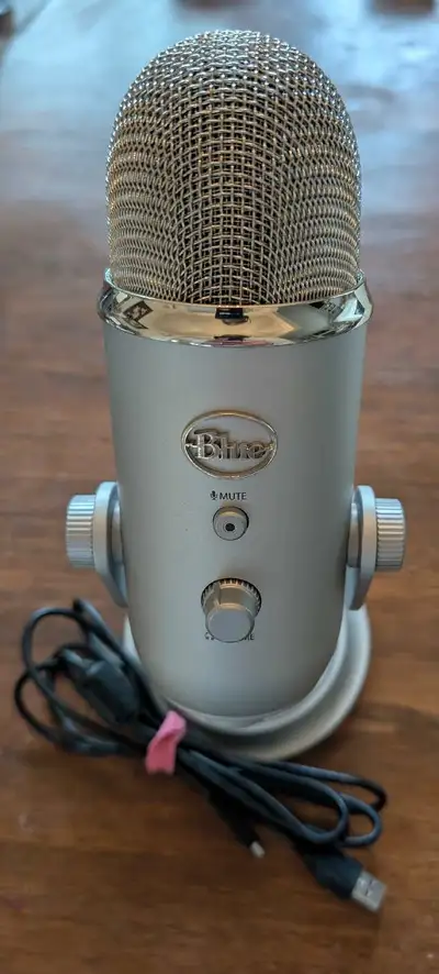 Capture pristine sound with this Blue Yeti USB microphone, perfect for podcasting, streaming, or rec...