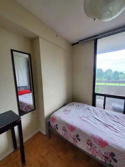 Girls- Privatre room available from Aug 1st