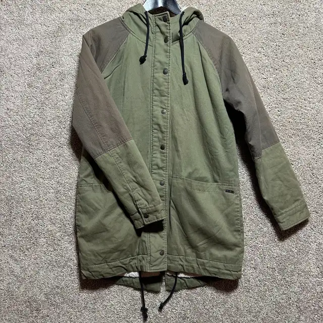 RVCA Men's Hooded Parka Coat with Sherpa Lining in Men's in Calgary - Image 2