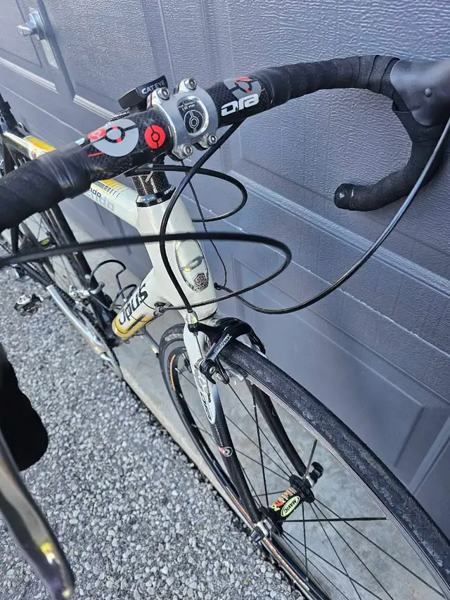 Opus Crescendo carbon fiber road bike  in Road in City of Toronto - Image 4