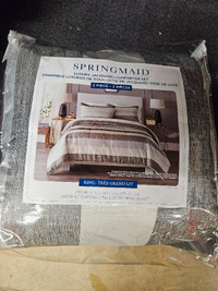 3pcs Luxury Comforter Set.  King Size - Brand New