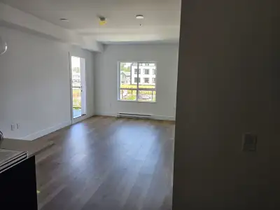 1 bed plus den with private washroom