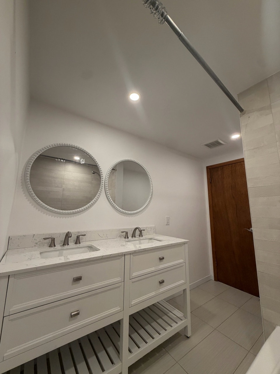 5 1/2 à côtés de Montmorency / Laval 2
