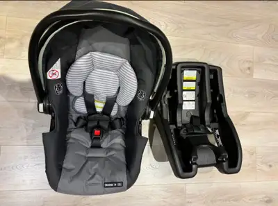 Graco infant car seat and base - like new , View more