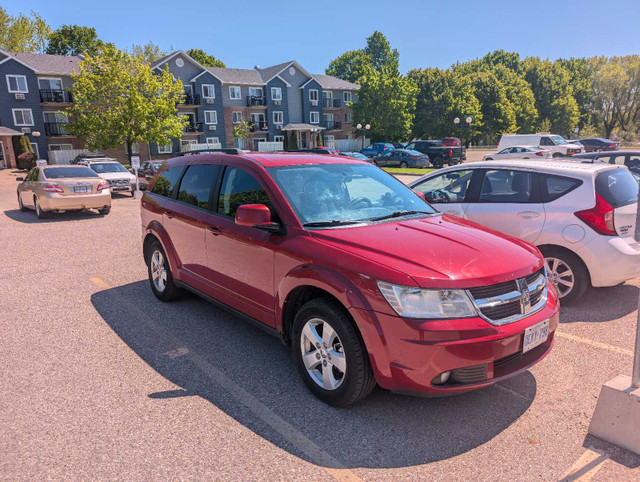 Dodge Journey SXT 2010 in Cars & Trucks in Kitchener / Waterloo - Image 3