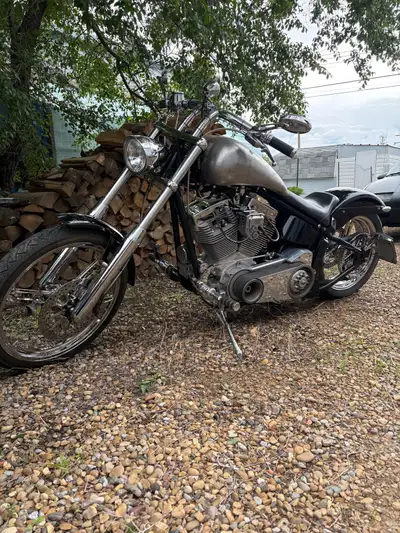 American iron horse rolling thunder 110 rev tech Loud and fast, just needs tank painted. Firm Fore03...