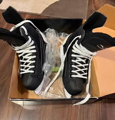 Men’s Vic HX1 Hockey Skates, View more