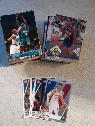 Lot de 134 cartes de Basketball differentes des DETROIT PISTONS de la NBA.....annees 90 et plus, de...
