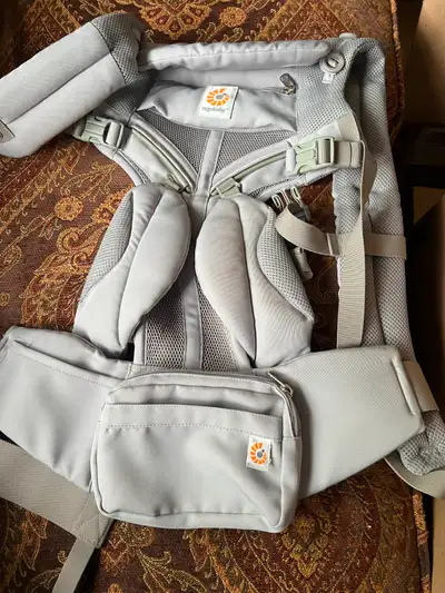 Ergobaby OMNI 360 $ 50 Sling $10 Baby hip seat carrier $10