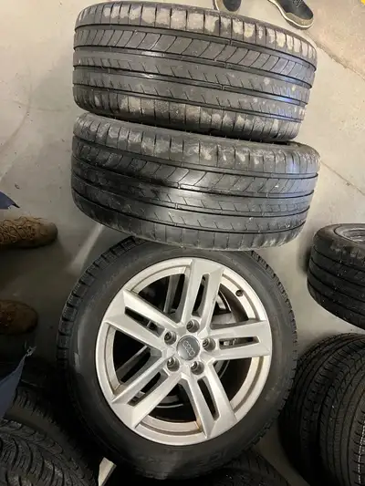 Selling a set of Pirelli Ice Zero Studless winter tires with rims. The size is 225/50R17. They are i...