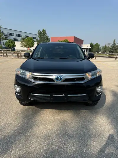 Selling Clean Title 2012 Toyota Highlander New safety No accidents got 244,458 kms mostly highway ru...