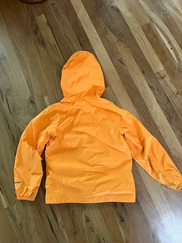 Kid’s Northface shell rain jacket in Kids & Youth in Calgary - Image 3