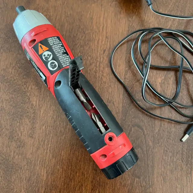 Skil Cordless Screwdriver - 235063373373050243121