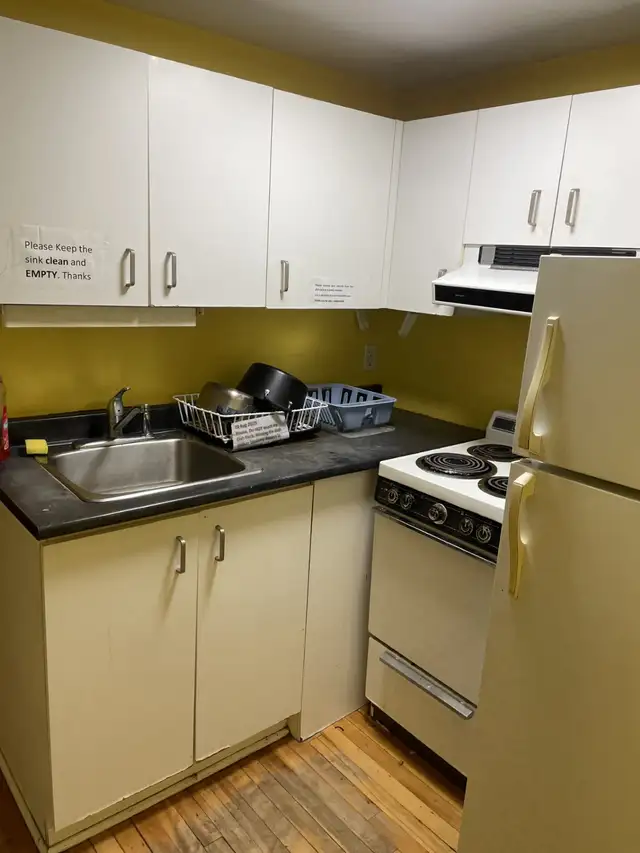 Sandyhill area- quiet- clean-smoke free