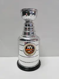 Labatt NHL New York Islanders Mini Stanley Cup Trophy Replica