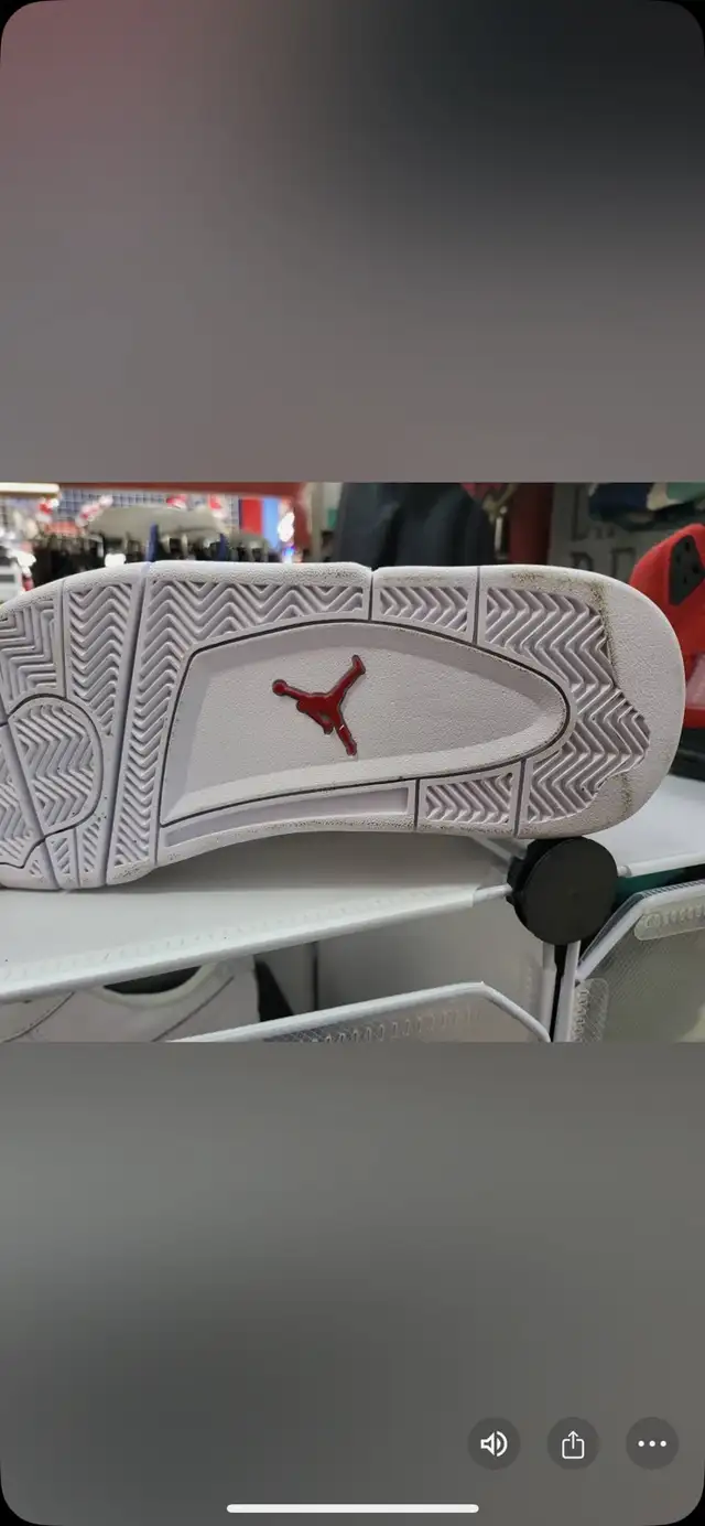 Air Jordan 4 in Men's Shoes in Longueuil / South Shore - Image 3