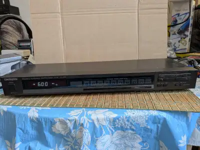 Technics ST-S78 Quartz Synthesizer AM/FM Stereo Tuner , View more
