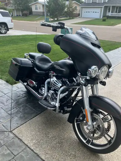 Looking to sell my used 2016 Harley-Davidson Street Glide Special, a true black beauty that rides as...