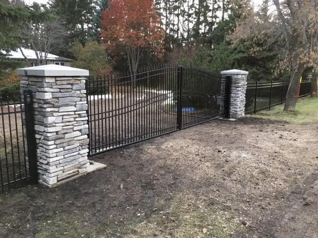 ALBERTA WILD WEST FENCING LTD / MULCHING in Fence, Deck, Railing & Siding in Edmonton - Image 6