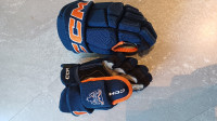 CCM Team Custom 85C Glove Jr.