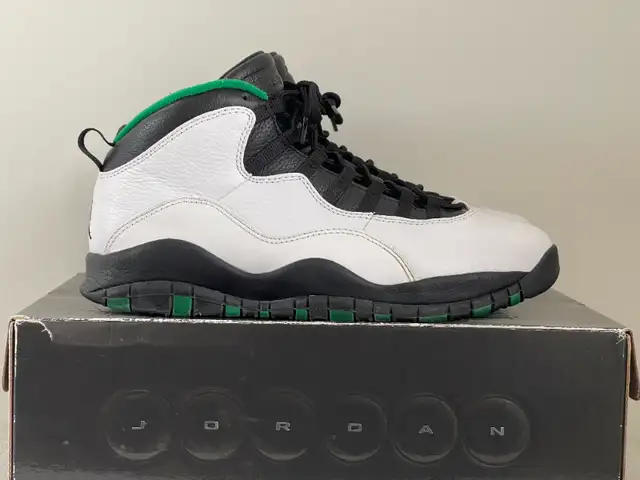 Air Jordan 10 Seattle size 10.5 in Men's Shoes in City of Toronto - Image 4
