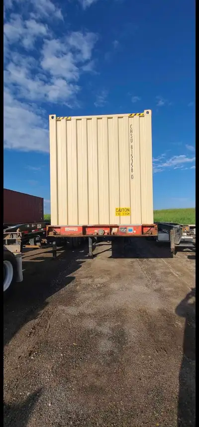 40' to 53' slideable tri axle chassis for sale in Calgary, around 2004 year. Selling as is. You'll N...