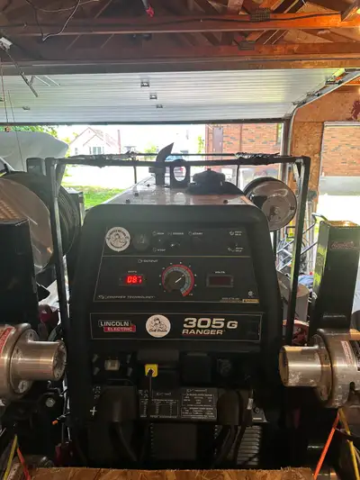 Very well maintained machine. 2400 hrs total. Brushes replaced every 500hrs, Oil replaced every 150h...