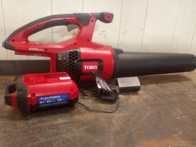 Toro Blower comes with 60 volt lithium ion battery and charger