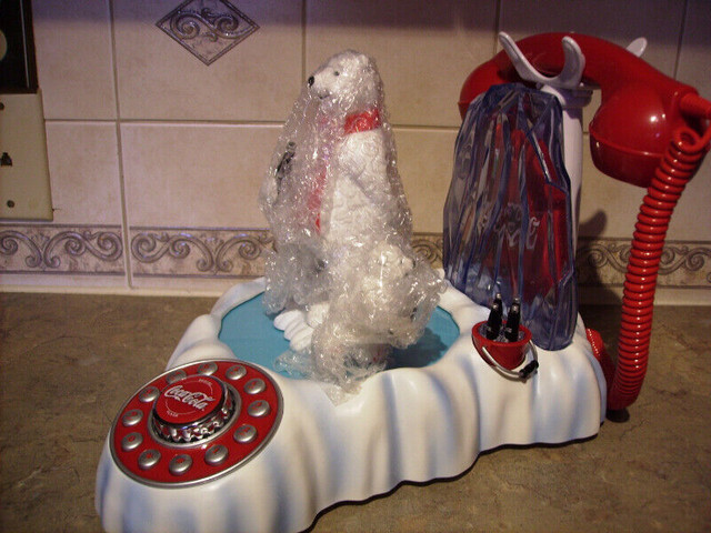 COCA COLA ANIMATED POLAR BEAR TELEPHONE in Arts & Collectibles in St. Catharines - Image 2