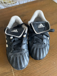 Size 9 Adidas soccer shoes